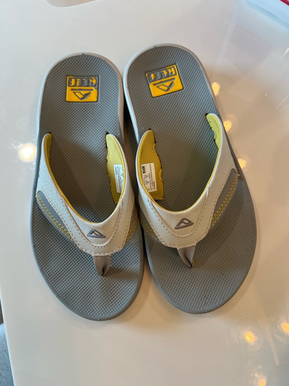 Reef Gray and Yellow Flip Flop Insoles with Logo